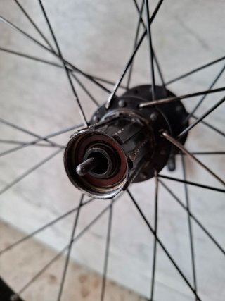 Llanta Bontrager 26 TLR