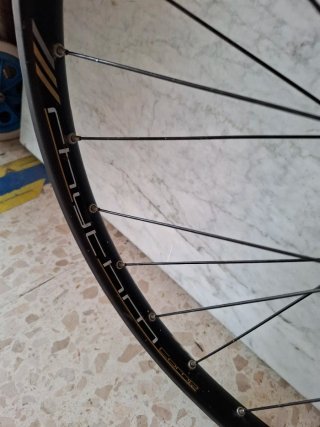 Llanta Bontrager 26 TLR