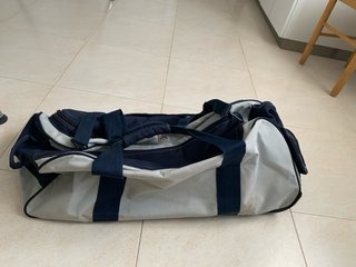 Bolso deportivo Reebok azul y gris