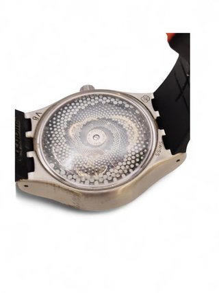 RELOJ SWATCH SWISS V8 CONFIDENCE 51 ESFERA METALICA CORREA DE GOMA NEGRO