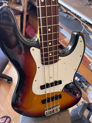 Calibrazione e Manutenzione per Bassi Fender