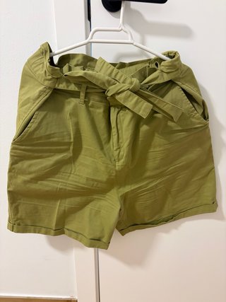 Pantalón corto verde mujer