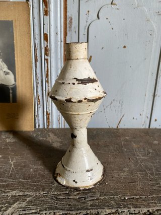 Quinqué antiguo o candelabro