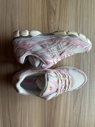 ZAPATOS ASICS ROSAS TALLA 42.