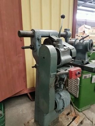 TALADRO ANTIGUO Y FRAGUA LOTE