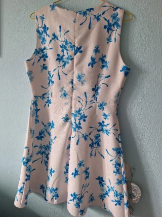 Vestido floral azul y blanco Talla M
