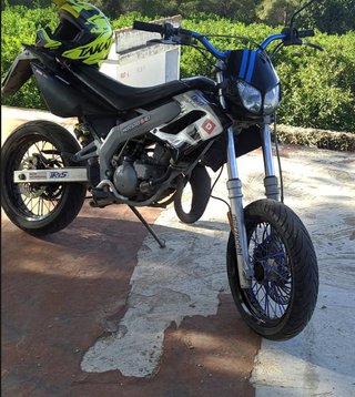 Moto DERBI DRD RACING 49cc + Accesorios