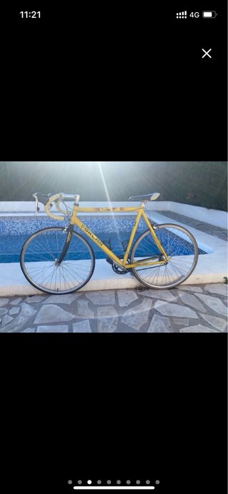 Bicicleta de carretera OKLAN.
