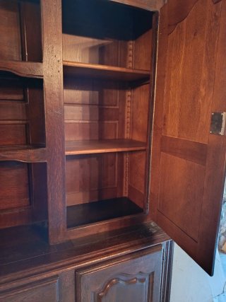 Mueble de madera rústico  Mueble muy robusto .