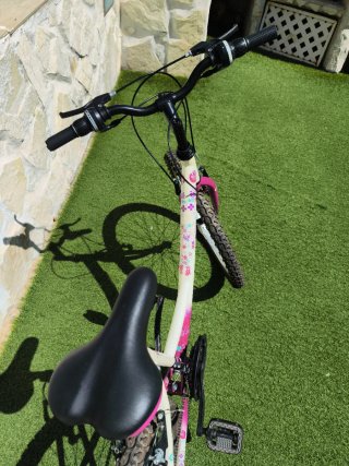 Bicicleta niña rosa y blanca