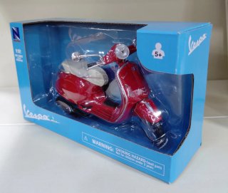 Vespa Piaggio Primavera 1:12 NewRay