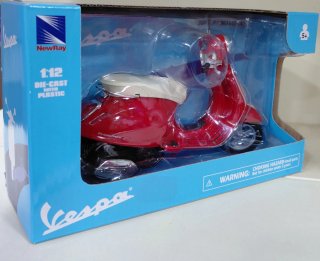 Vespa Piaggio Primavera 1:12 NewRay