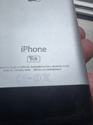 iPhone 2G 8GB  Apple