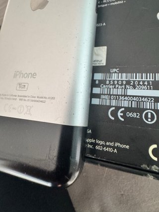 iPhone 2G 8GB  Apple