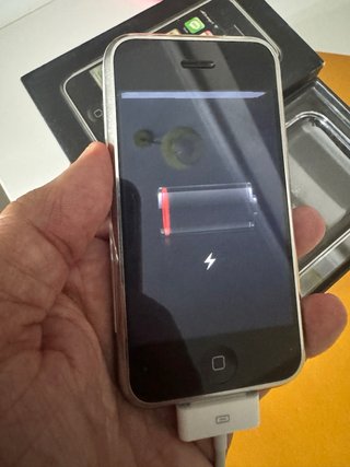 iPhone 2G 8GB  Apple