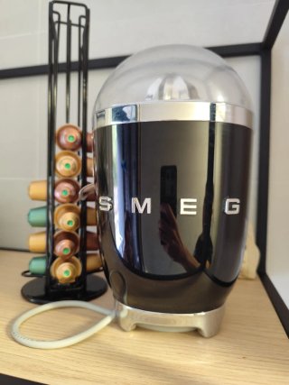Exprimidor negro SMEG nuevo sin caja
