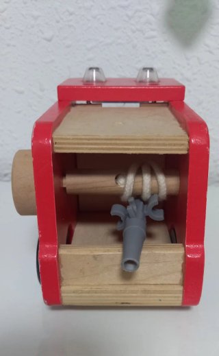 Camión de bomberos de madera. Made in Germany