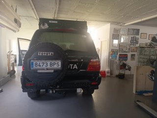 Toyota land Cruiser 100