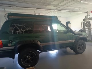 Toyota land Cruiser 100
