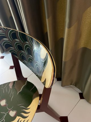 Silla madera pintada a mano diseño dragón