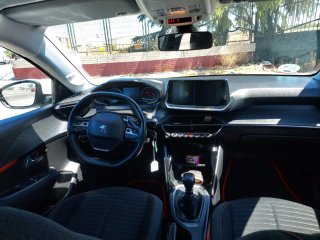 Peugeot 208 2021