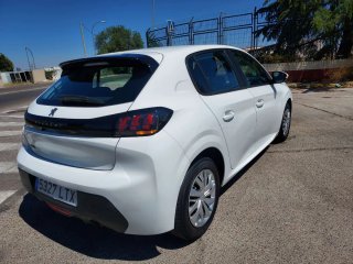 Peugeot 208 2021