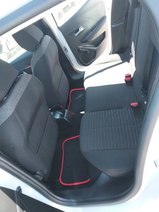 Peugeot 208 2021