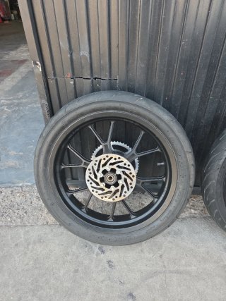 Ruedas Derbi GPR con discos y piñón