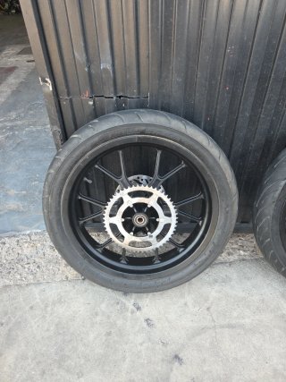 Ruedas Derbi GPR con discos y piñón
