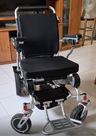 Silla ruedas electrica nueva, comprada en julio 26