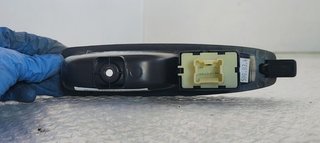 MANDO ELEVALUNAS TRASERO DERECHO RENAULT CAPTUR 1