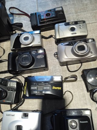 Lote di varie fotocamere