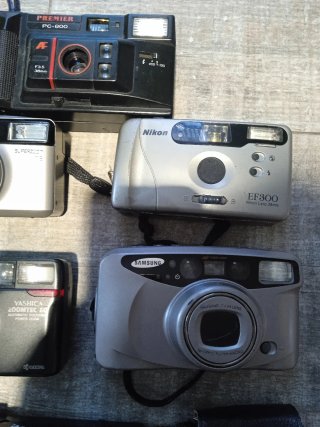 Lote di varie fotocamere