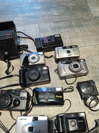 Lote di varie fotocamere