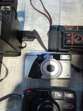 Lote di varie fotocamere