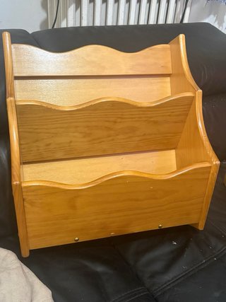 Revisteros de madera nuevos