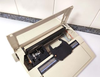 Máquina de escribir eléctrica Nakajima AX-60