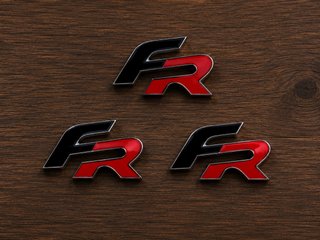 3 insignias Seat FR porton maletero nuevas