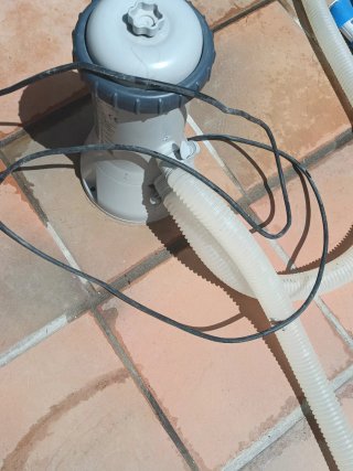 Piscina Intex Azul y Blanca