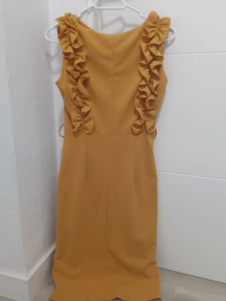 Vestido amarillo con volantes