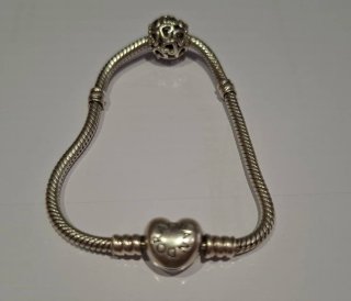 PULSERA PANDORA NIÑA CON CHARM