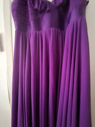 Vestidos de Fiesta color morado, muy bonito
