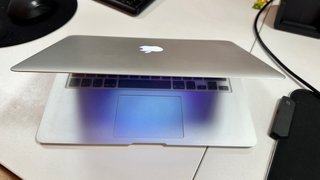 Macbook air 2015. 13”. 8GB Ram . 1.5GB grafica