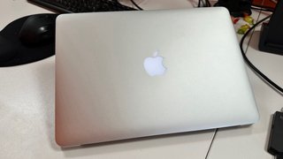 Macbook air 2015. 13”. 8GB Ram . 1.5GB grafica