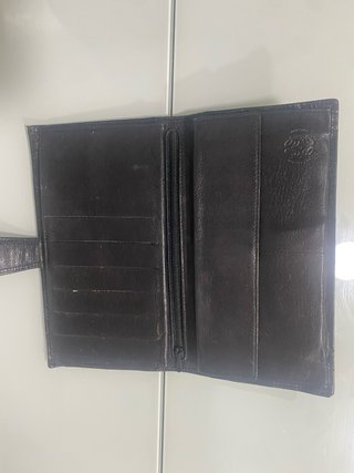 Cartera de piel con relieve de cocodrilo