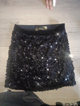 Falda corta lentejuelas negra
