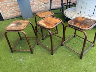 Bancos/sillas antiguos madera y metal