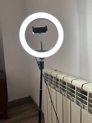 Aro de luz LED con soporte para móvil