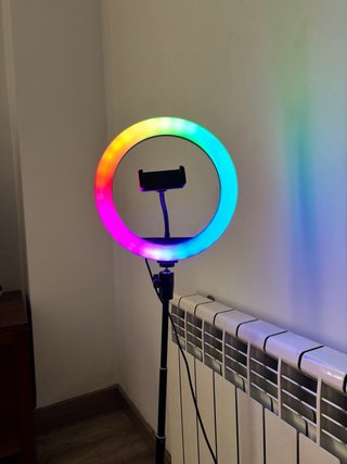 Aro de luz LED con soporte para móvil