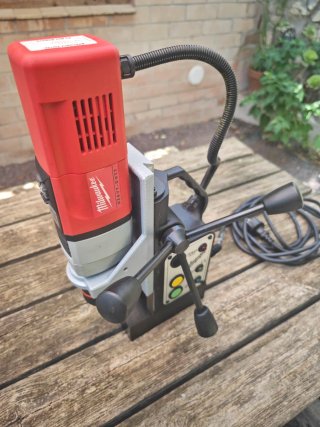 Taladro Magnético Milwaukee MDE 42